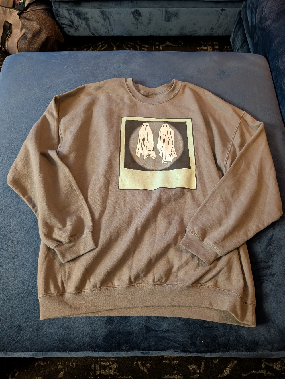 Unique Vintage 2XL Beetlejuice ghost Polaroids Halloween sweatshirt